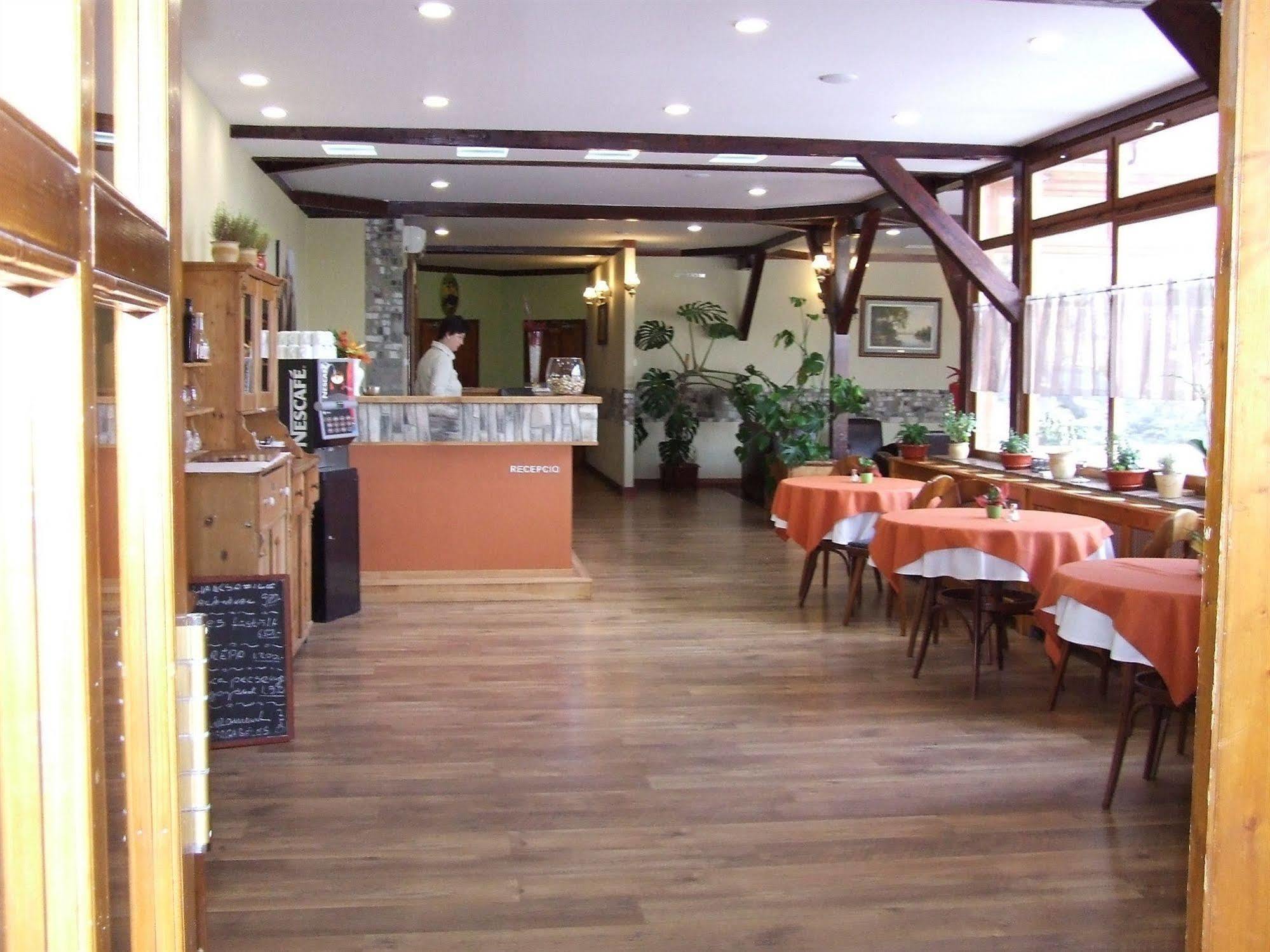 Hotel Vineyard Inn - Szoloskert 瑙吉考尼饶 外观 照片